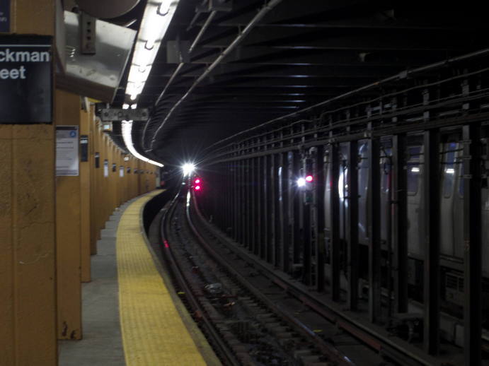 curved subway platform